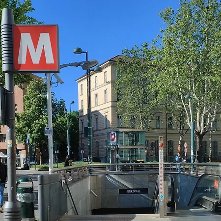 In Piazza Bernini In Bernini Square * טורינו